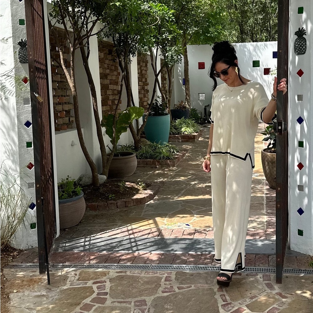 Elegant Cream Women's Outfit